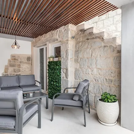 Heritage Geza In Centar With Private Parking