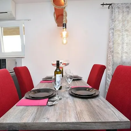 Apartament Heritage Geza In Centar With Private Parking