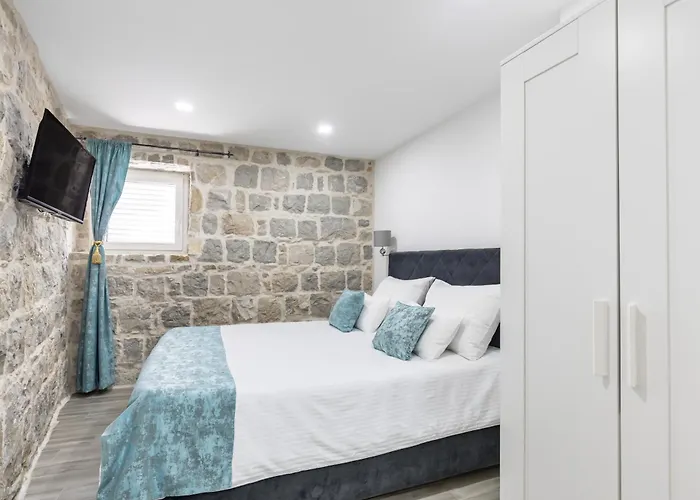 Heritage Geza In Centar With Private Parking Apartman *
