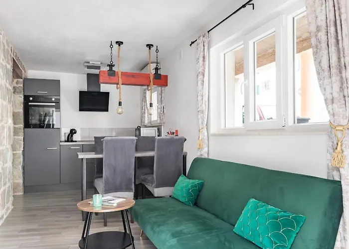 Heritage Geza In Centar With Private Parking Apartman