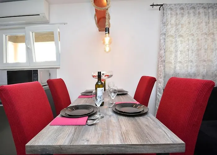Apartman Heritage Geza In Centar With Private Parking