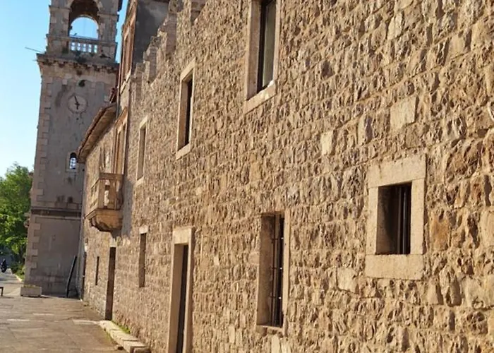 Heritage Geza In Centar With Private Parking Kaštela